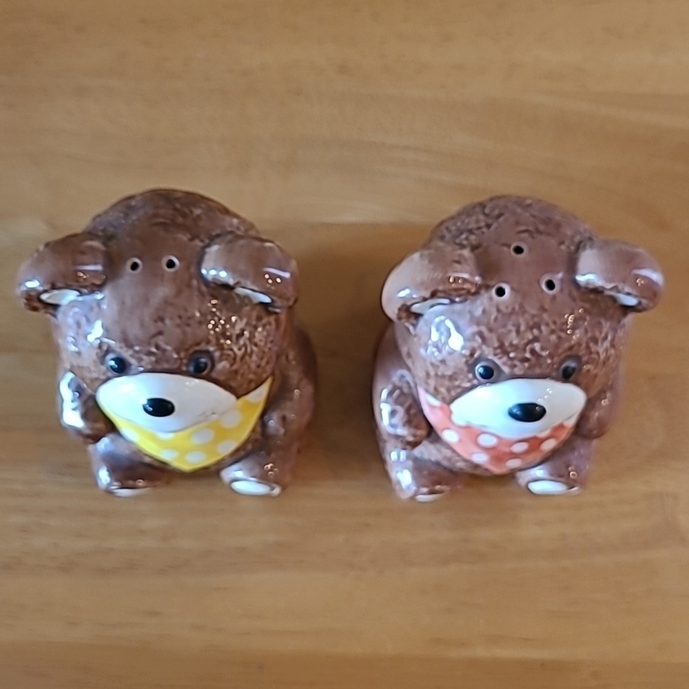 OTAGIRI Vintage 1983 Brown Bears Wearing Bandanas Salt and Pepper Shaker Set - Picture 5 of 16